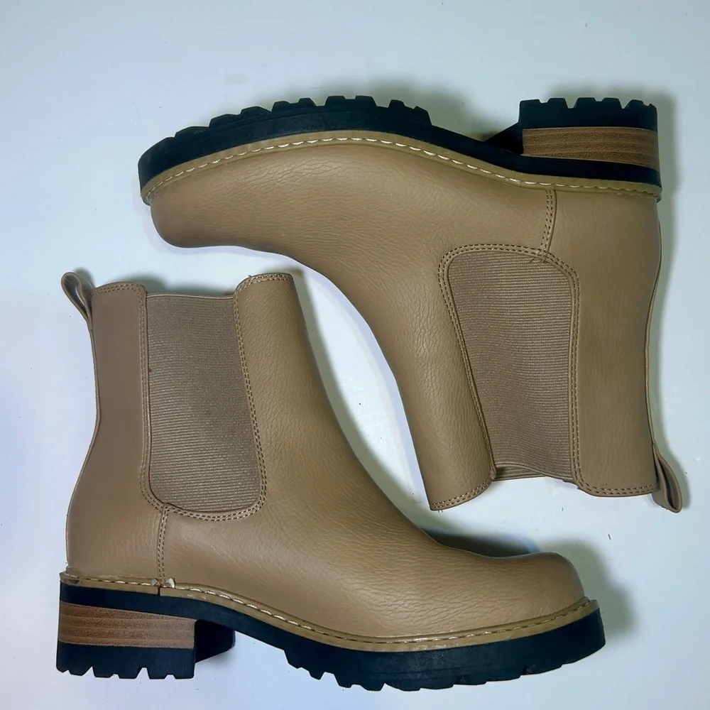Tan Leather Chelsea Ankle Boots | Lug Sole Block Heel Booties